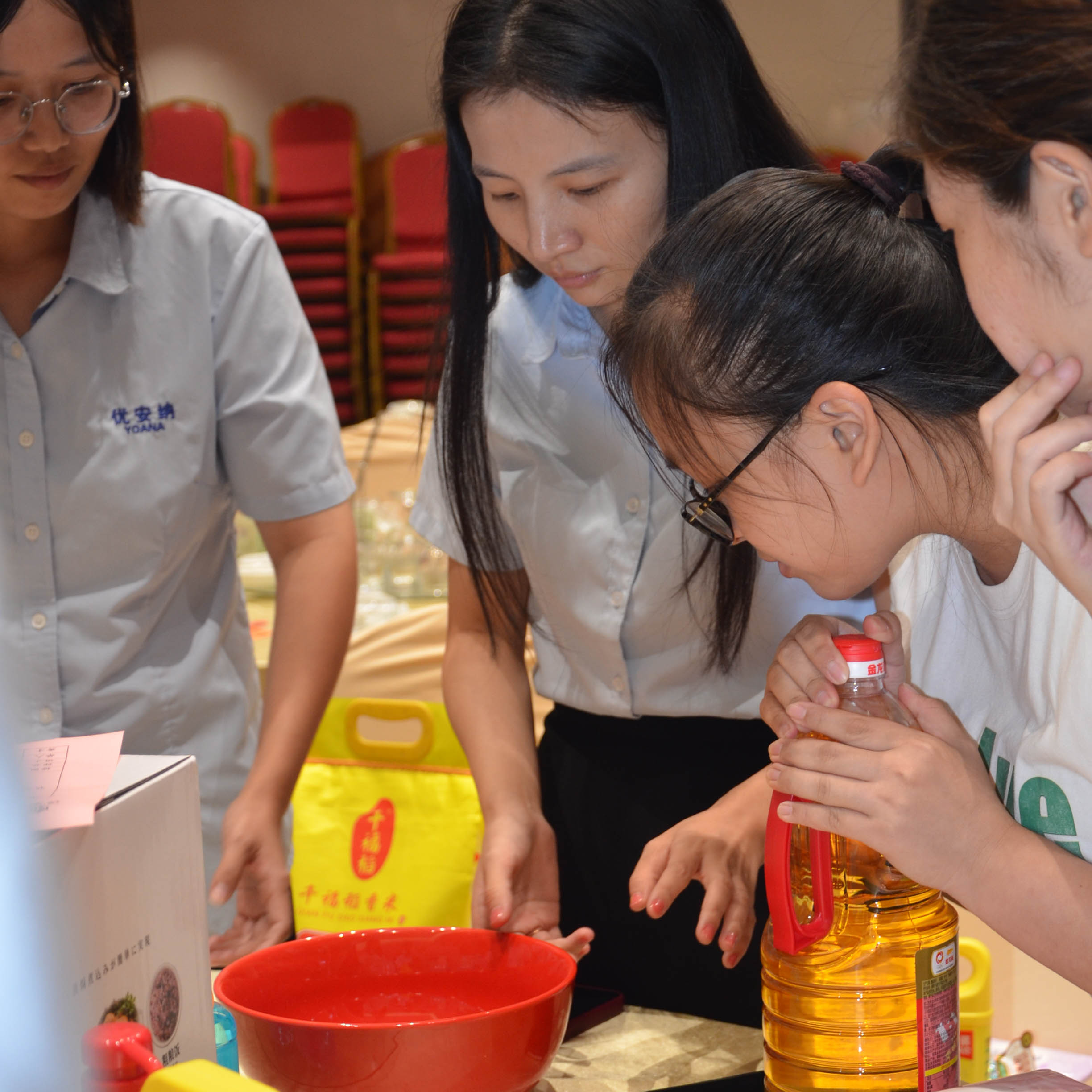優(yōu)安納中秋團圓，溫暖擔當共前行